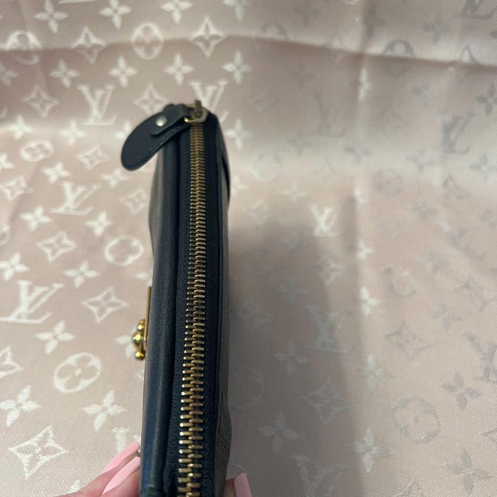 CHLOE Elsie Long Black Leather Wallet with Gold Tone Hardware - Picture 10 of 12